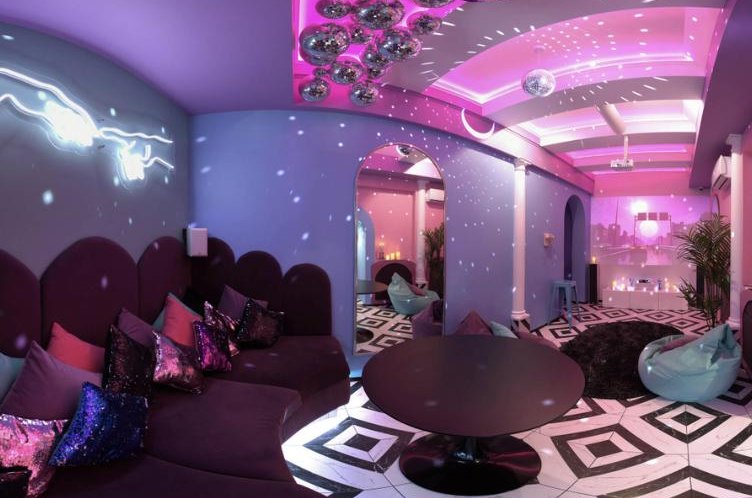 Bubble Gum — private cinema room
